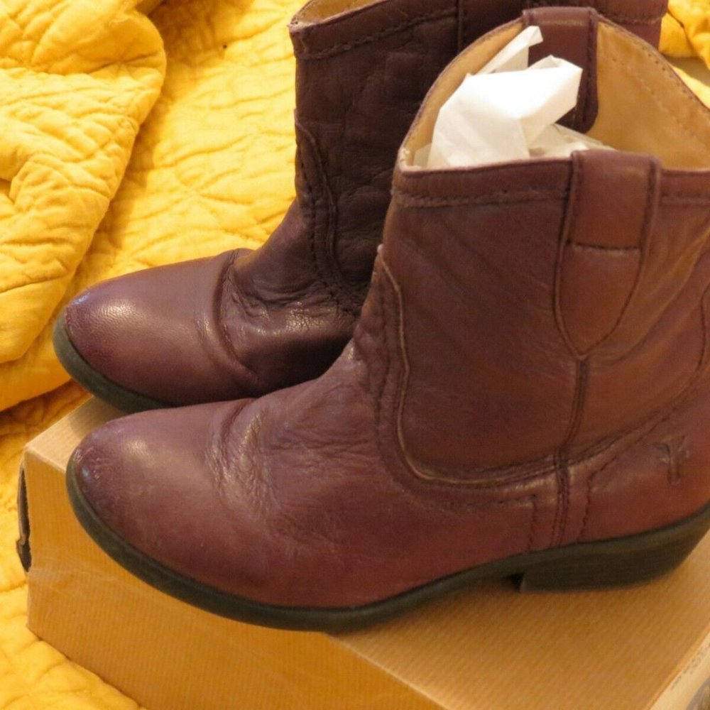 Frye kids plum short cowboy boots 13.5